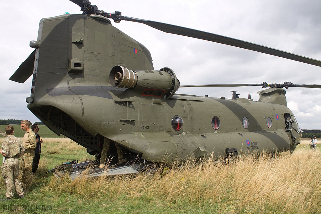 Boeing Chinook HC4 - ZA713 - RAF