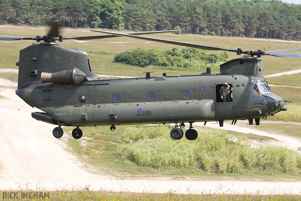 Boeing Chinook HC2A - ZA674 - RAF