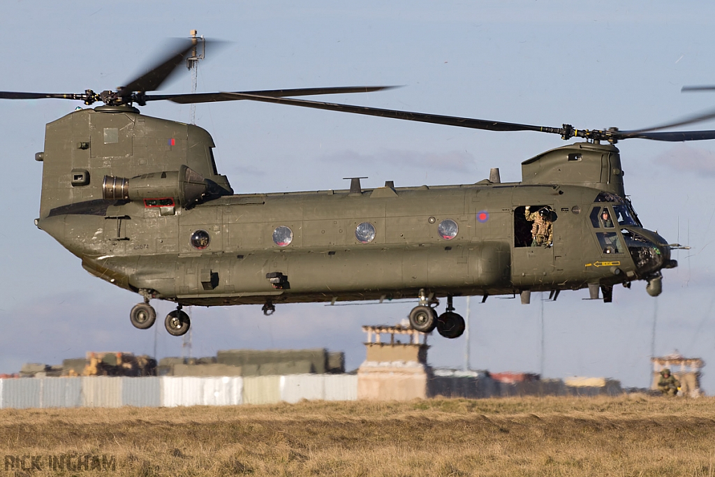 Boeing Chinook HC2 - ZA674 - RAF