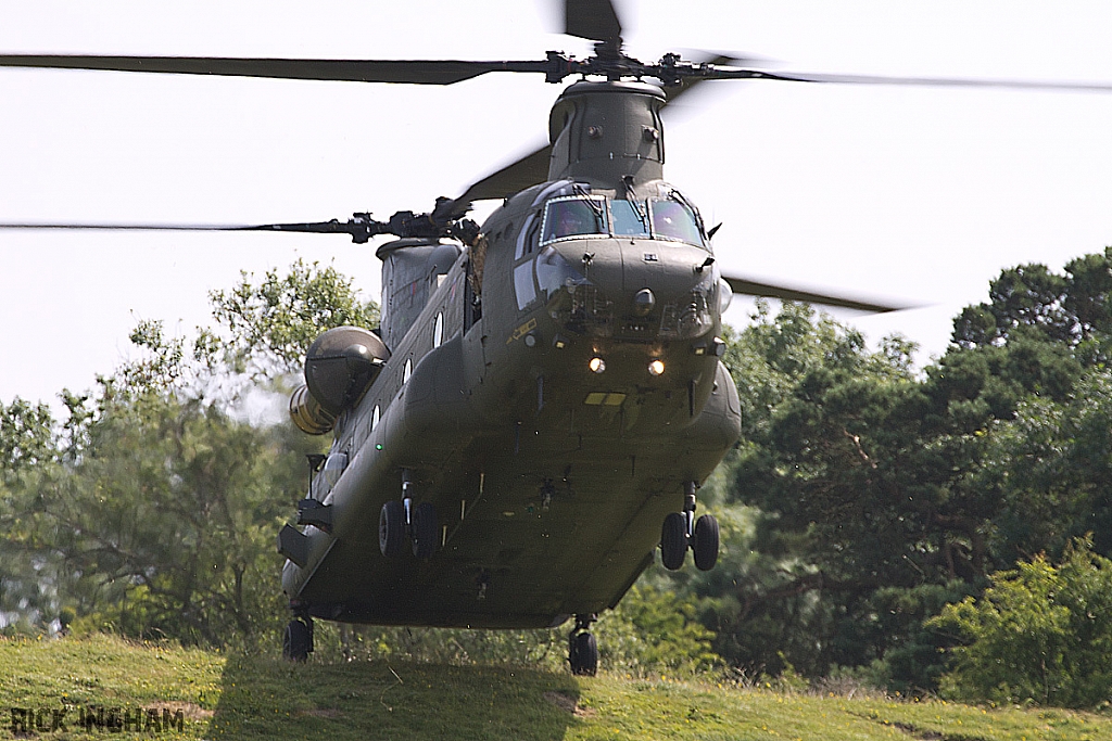 Boeing Chinook HC2A - ZA674 - RAF