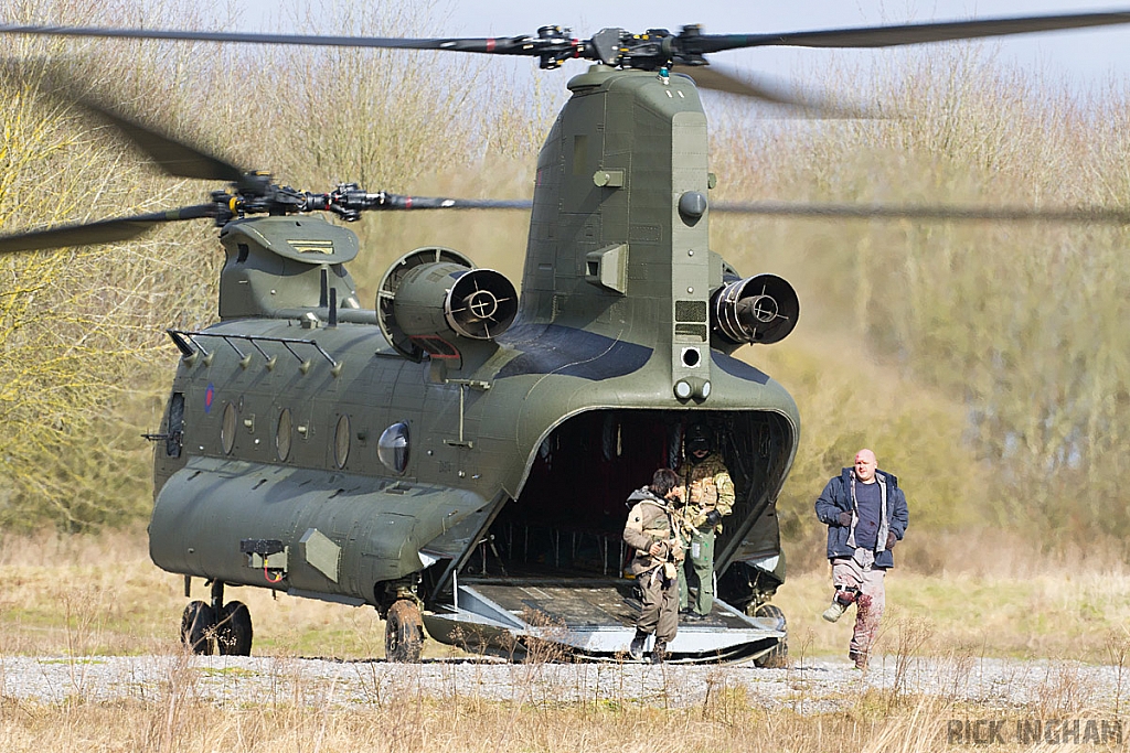 Boeing Chinook HC2 - ZA674 - RAF