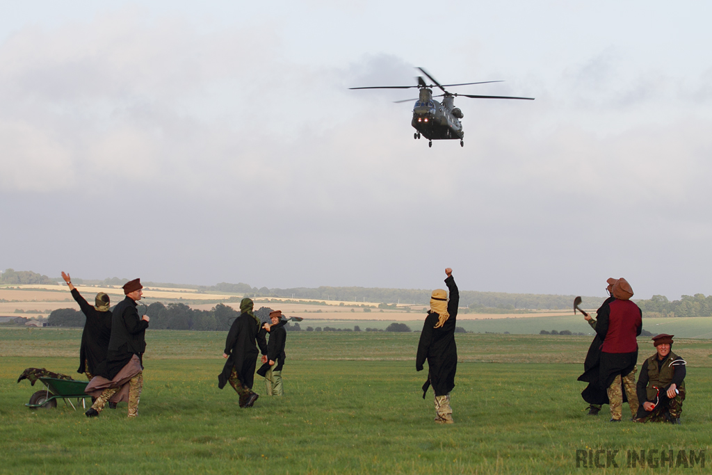 Boeing Chinook HC2 - ZA713 - RAF + Judgemental Training Team - British Army