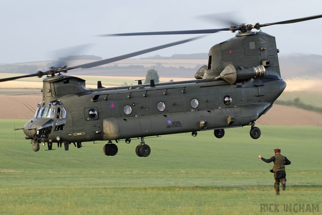 Boeing Chinook HC2 - ZA713 - RAF + Judgemental Training Team - British Army