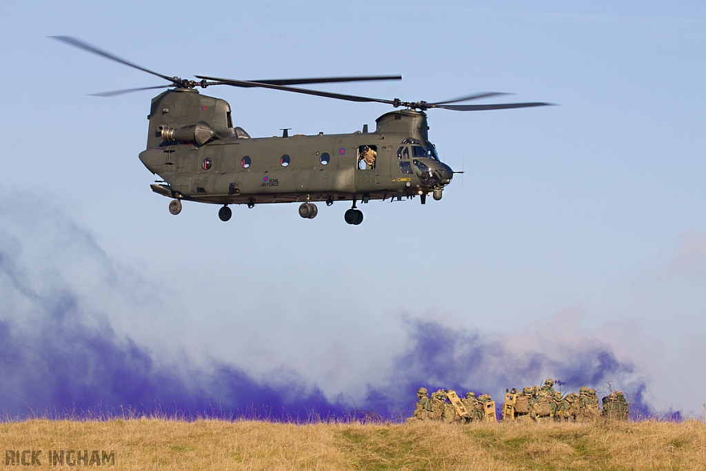 Boeing Chinook HC2 - ZA674 - RAF