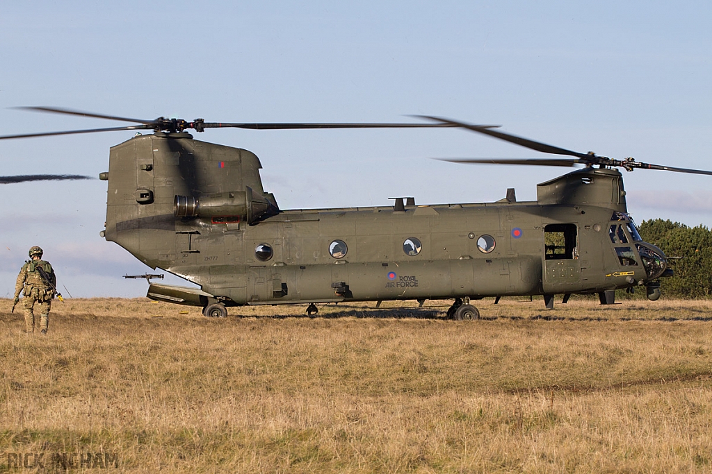 Boeing Chinook HC2 - ZA674 - RAF