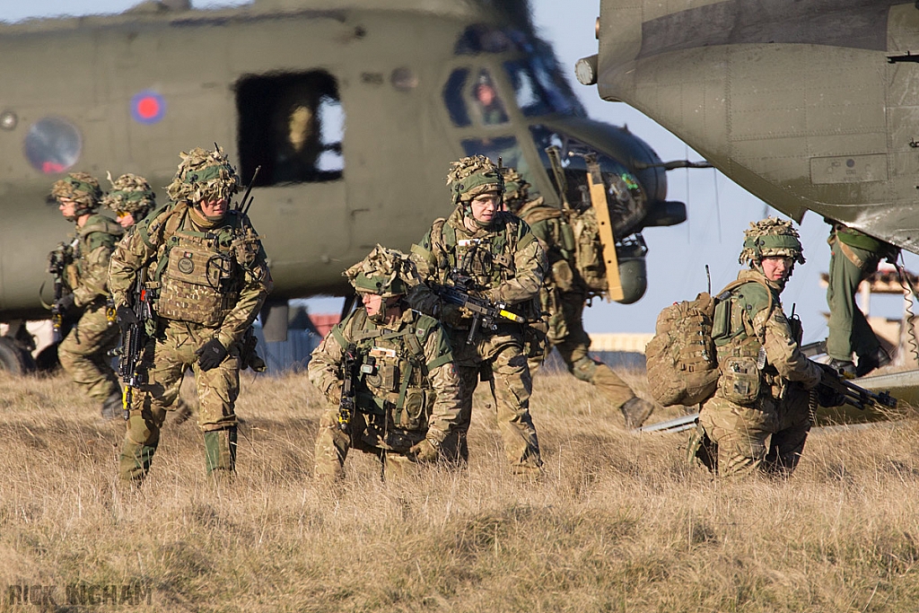 Boeing Chinook HC2 - ZH777 + ZA674 - RAF