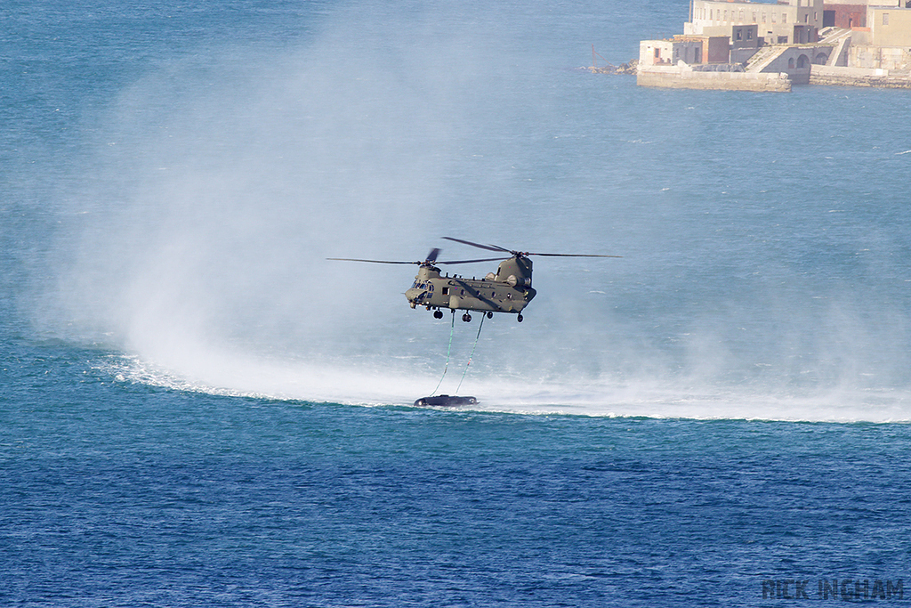 Boeing Chinook HC6 - ZK553 - RAF