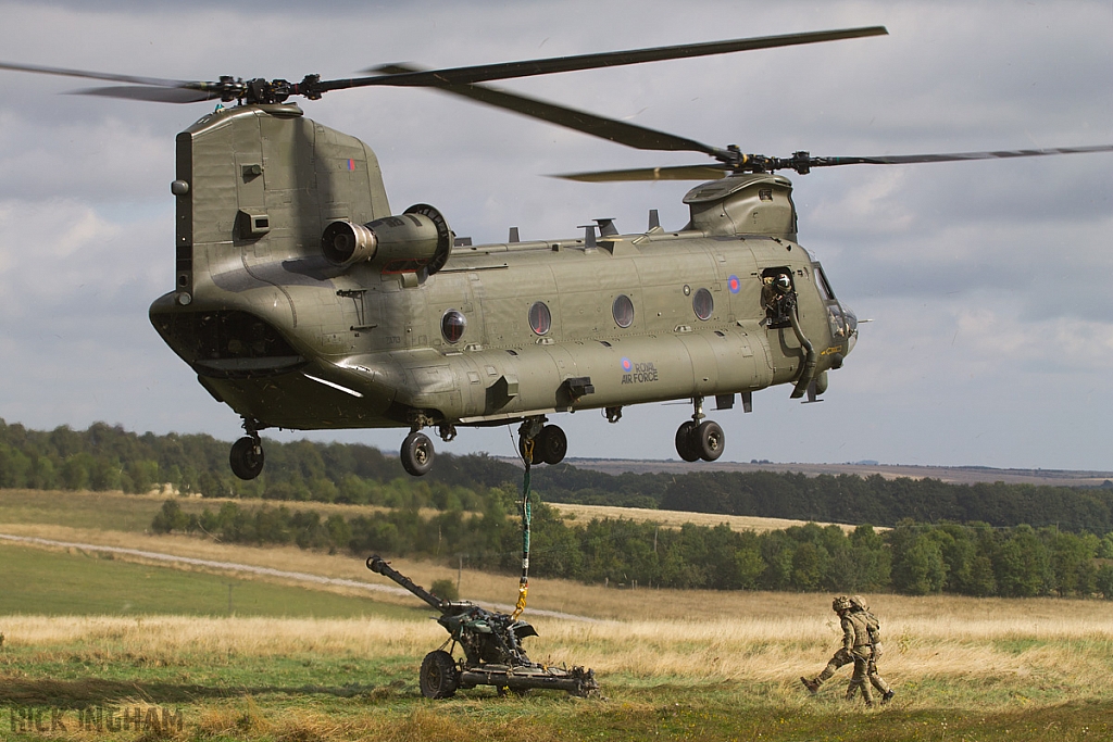 Boeing Chinook HC4 - ZA713 - RAF