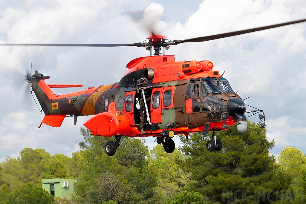 Eurocopter AS532AL Cougar - HU.27-01 / ET-668 - Spanish Army