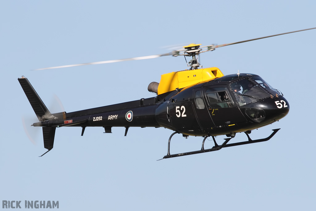 Eurocopter Squirrel HT2 - ZJ252 - AAC