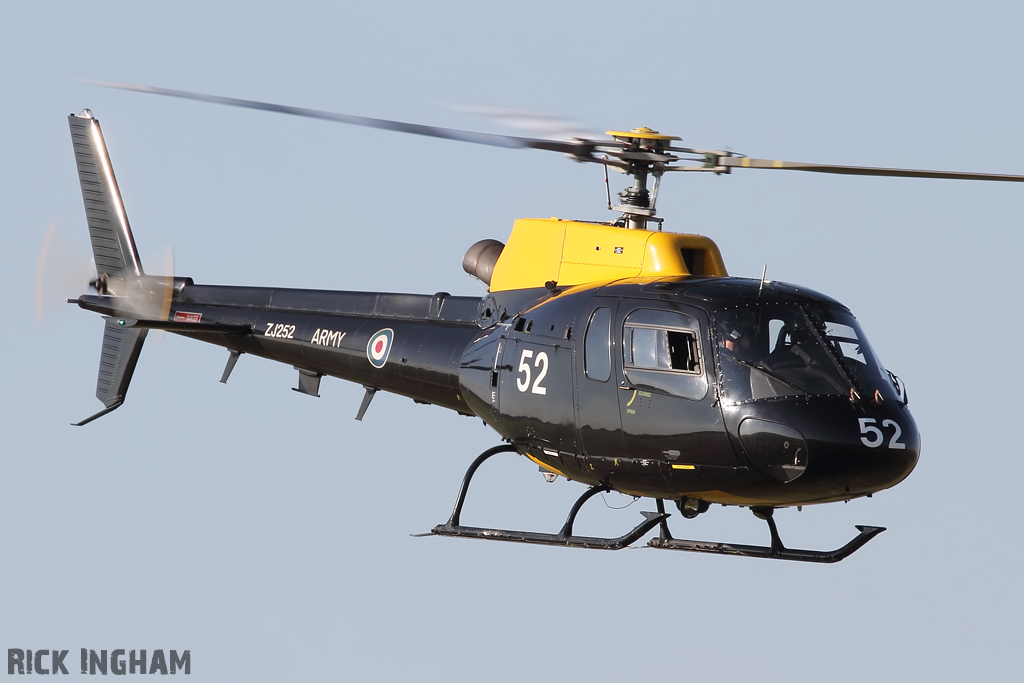 Eurocopter Squirrel HT2 - ZJ252 - AAC