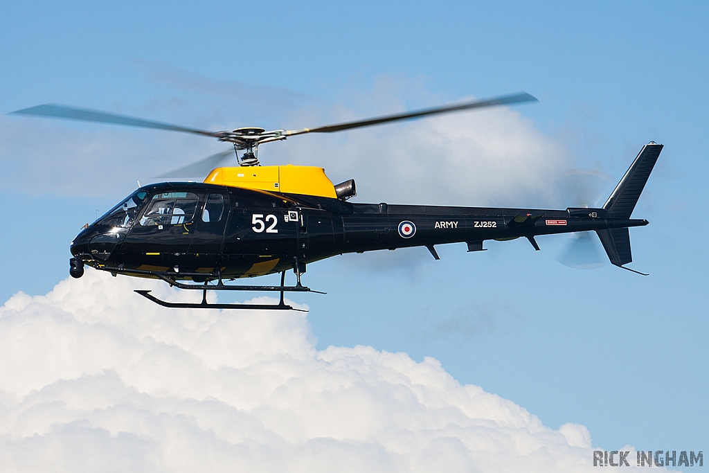 Eurocopter Squirrel HT2 - ZJ252 - AAC