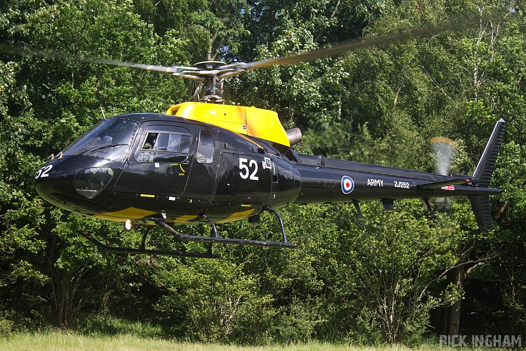 Eurocopter Squirrel HT2 - ZJ252 - AAC