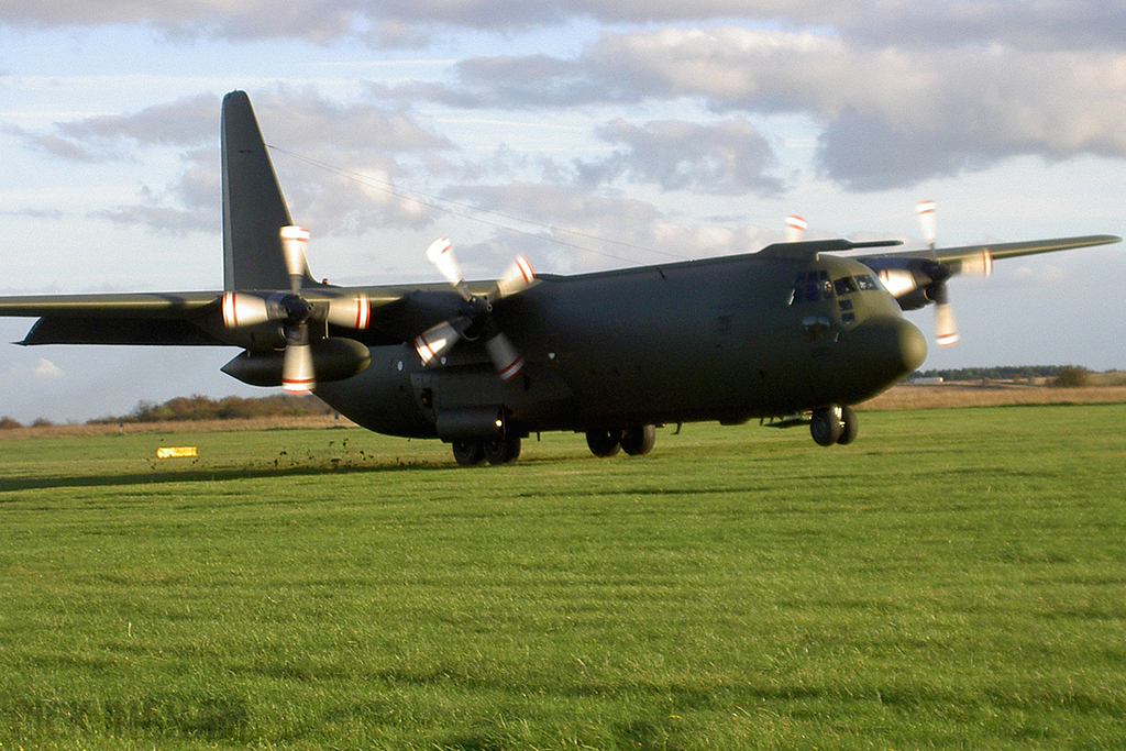 Lockheed C-130K Hercules C3 - XV290 - RAF