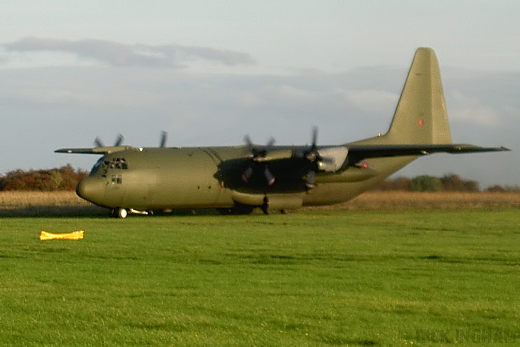 Lockheed C-130K Hercules C3 - XV290 - RAF