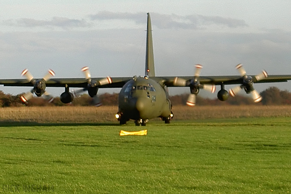 Lockheed C-130K Hercules C3 - XV290 - RAF