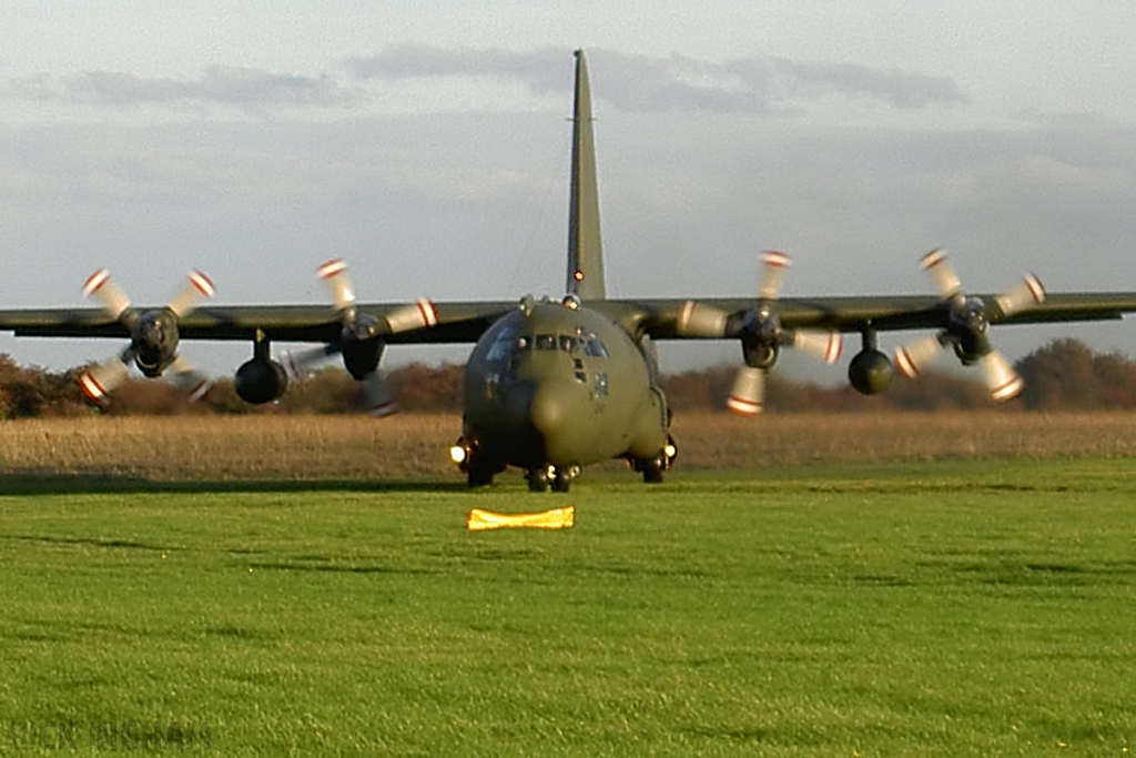 Lockheed C-130K Hercules C3 - XV290 - RAF