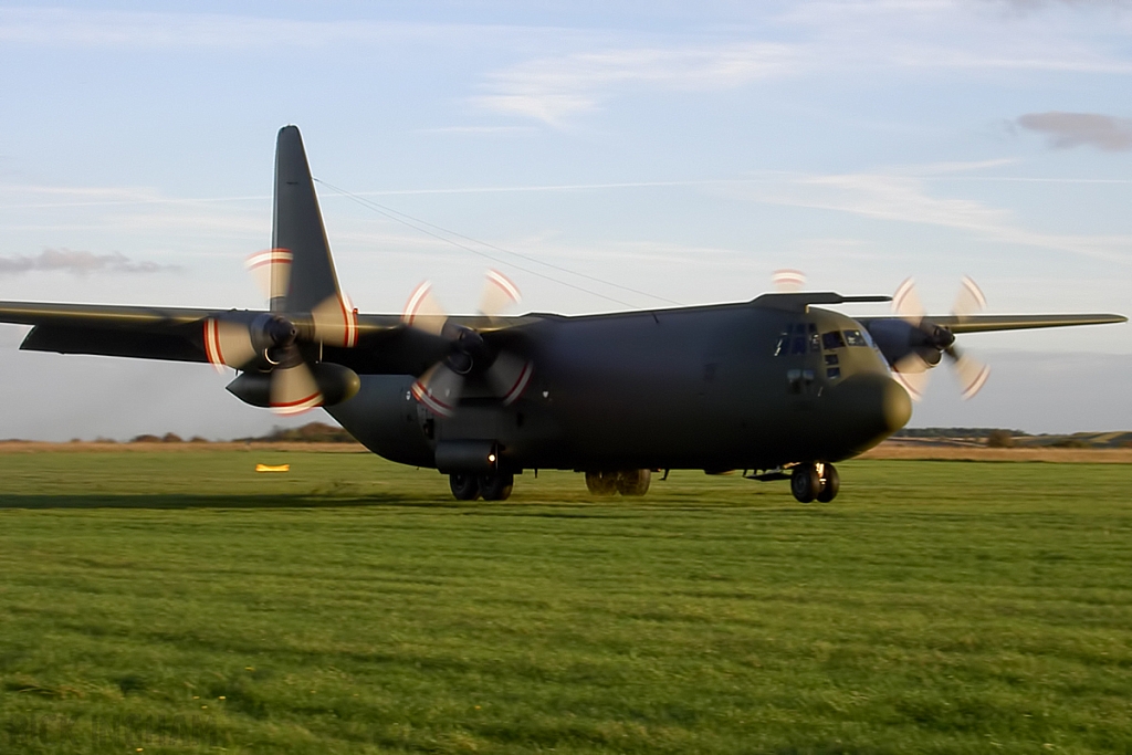 Lockheed C-130K Hercules C3 - XV290 - RAF