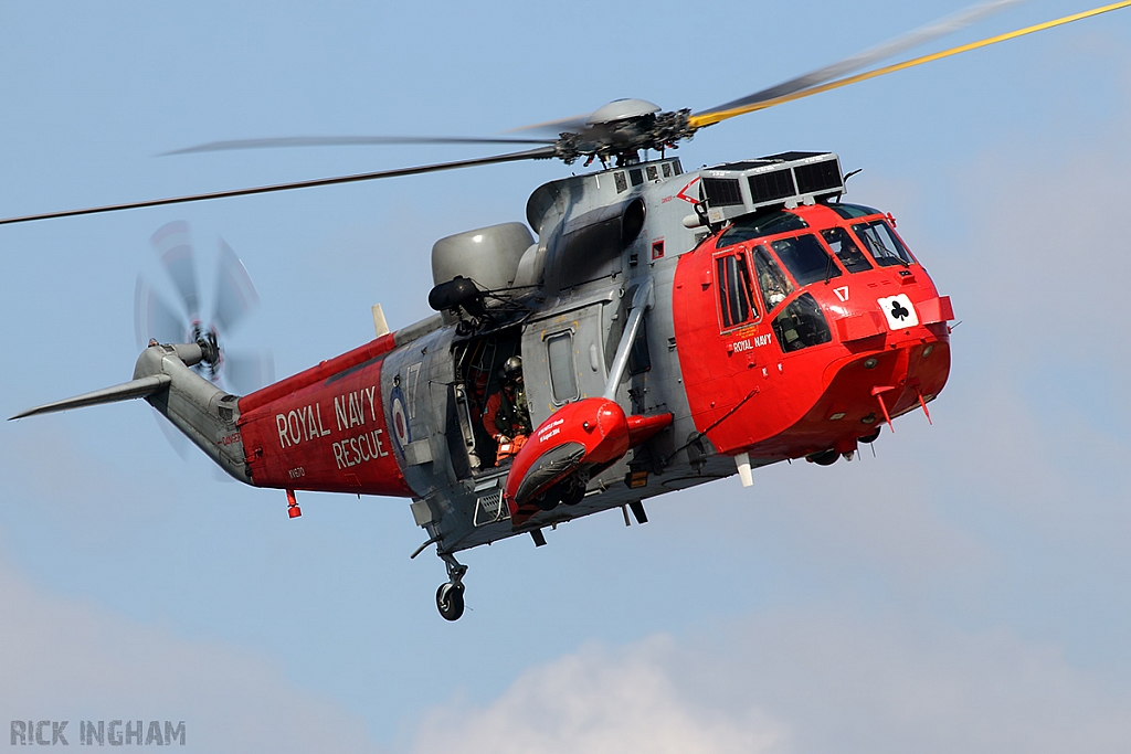 Westland Sea King HU5 - XV670/17 - Royal Navy