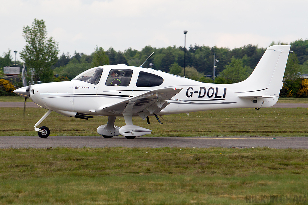Cirrus SR-22 - G-DOLI