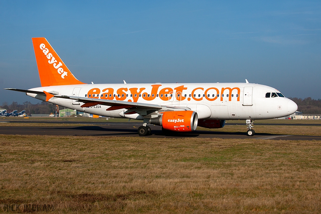 Airbus A319-111 - G-EZDX - EasyJet