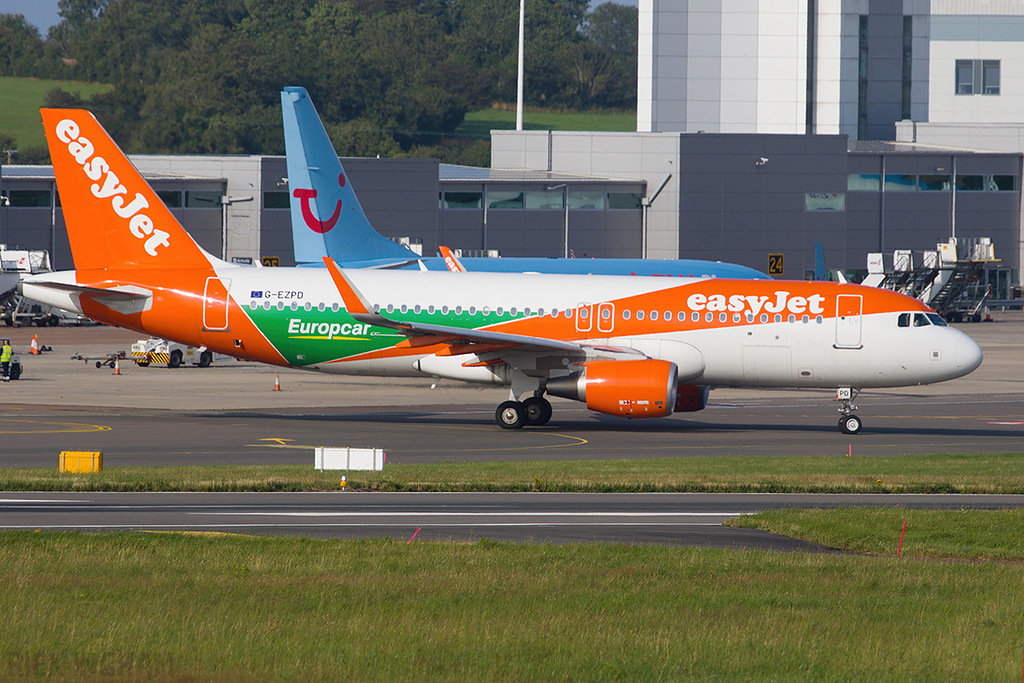 Airbus A320-214WL - G-EZPD - easyJet