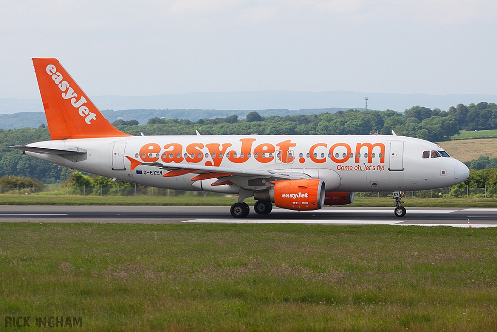 Airbus A319-111 - G-EZEV - EasyJet