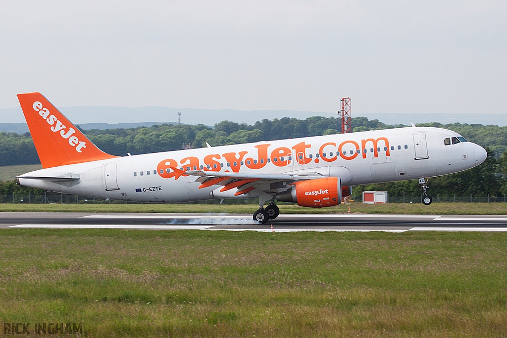 Airbus A320-214 - G-EZTE - Easyjet