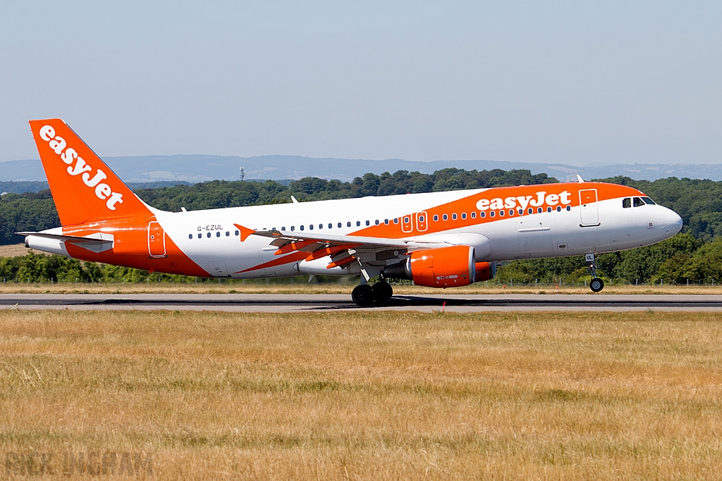 Airbus A320-214 - G-EZUL - EasyJet