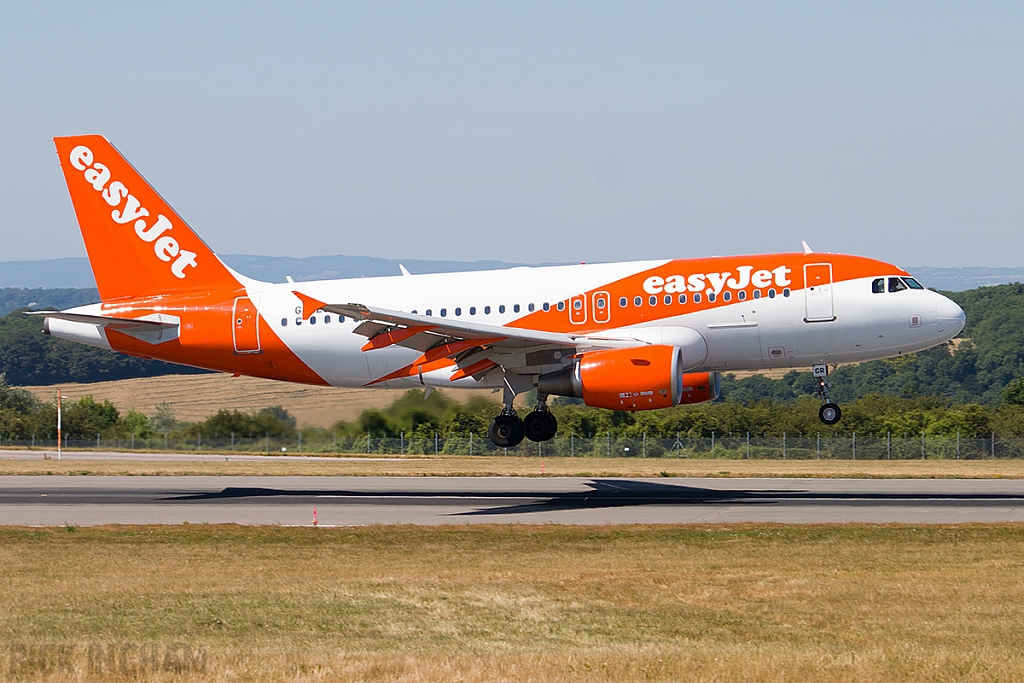 Airbus A319-111 - G-EZGR - EasyJet