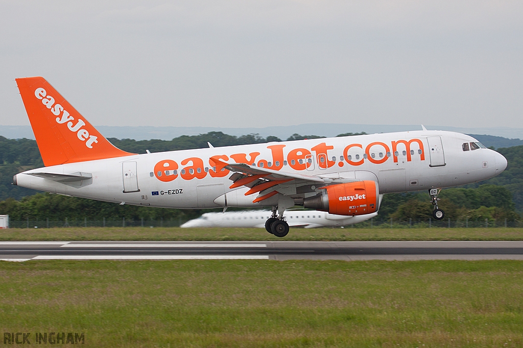 Airbus A319-111 - G-EZDZ - EasyJet