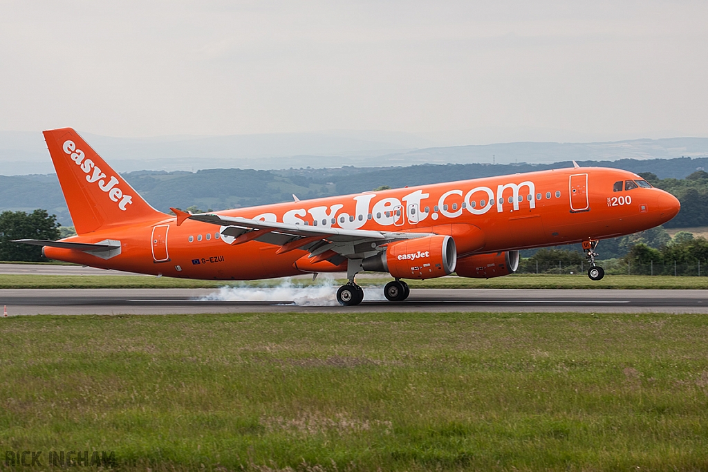 Airbus A320-214 - G-EZUI - EasyJet