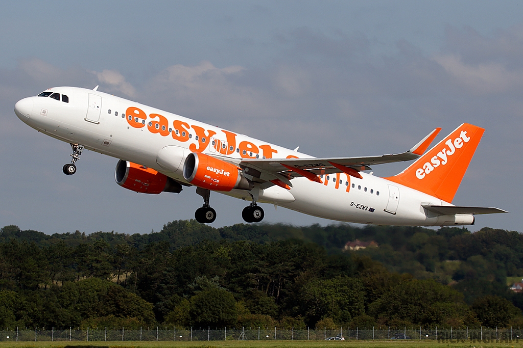 Airbus A320-214(WL) - G-EZWS - EasyJet