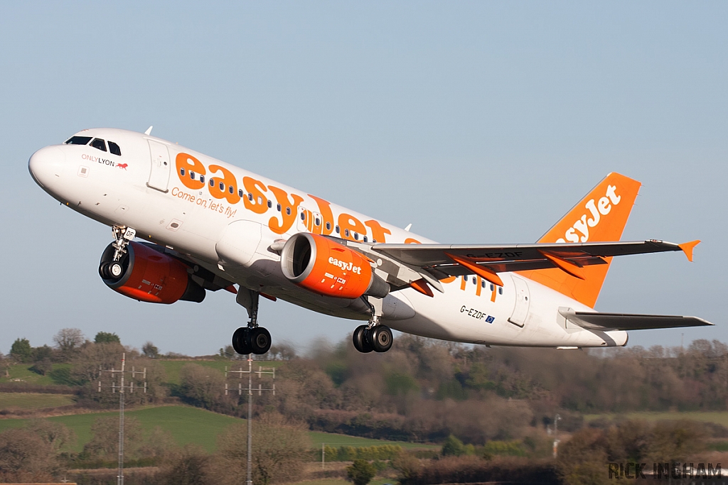 Airbus A319-111 - G-EZDF - EasyJet