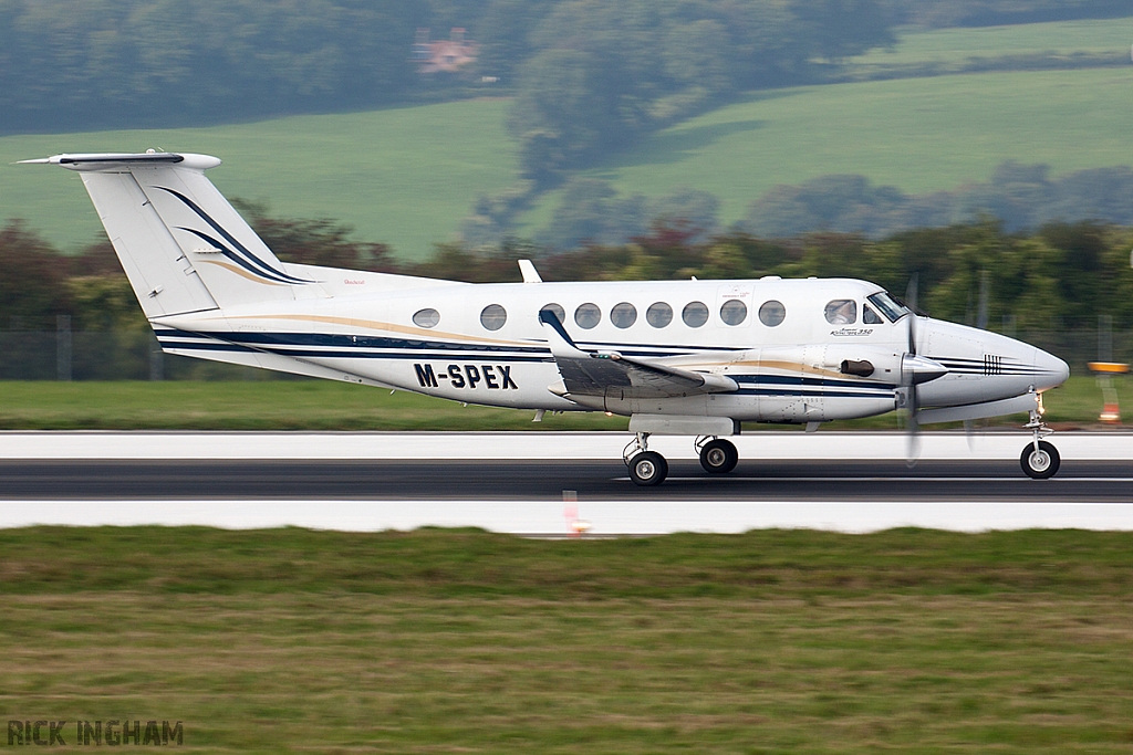 Beech King Air 350 - M-SPEX - Specsavers