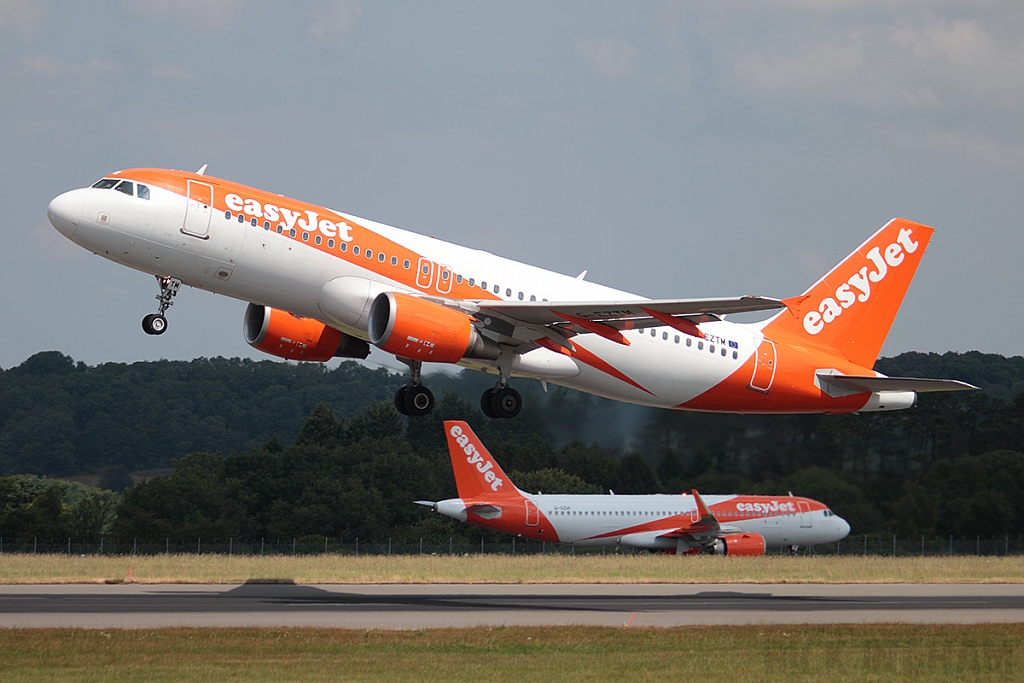 Airbus A320-214 - G-EZTM - Easyjet