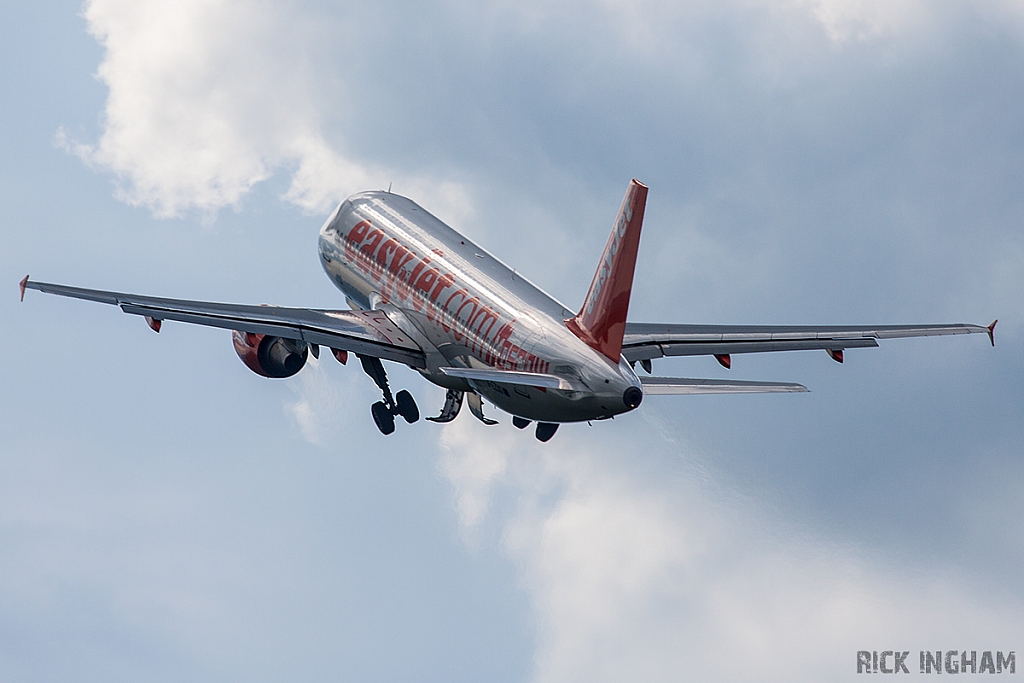 Airbus A320-214 - G-EZUG - EasyJet