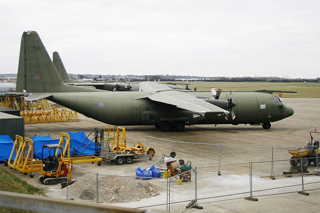 Lockheed C-130K Hercules C3 - XV307 - RAF