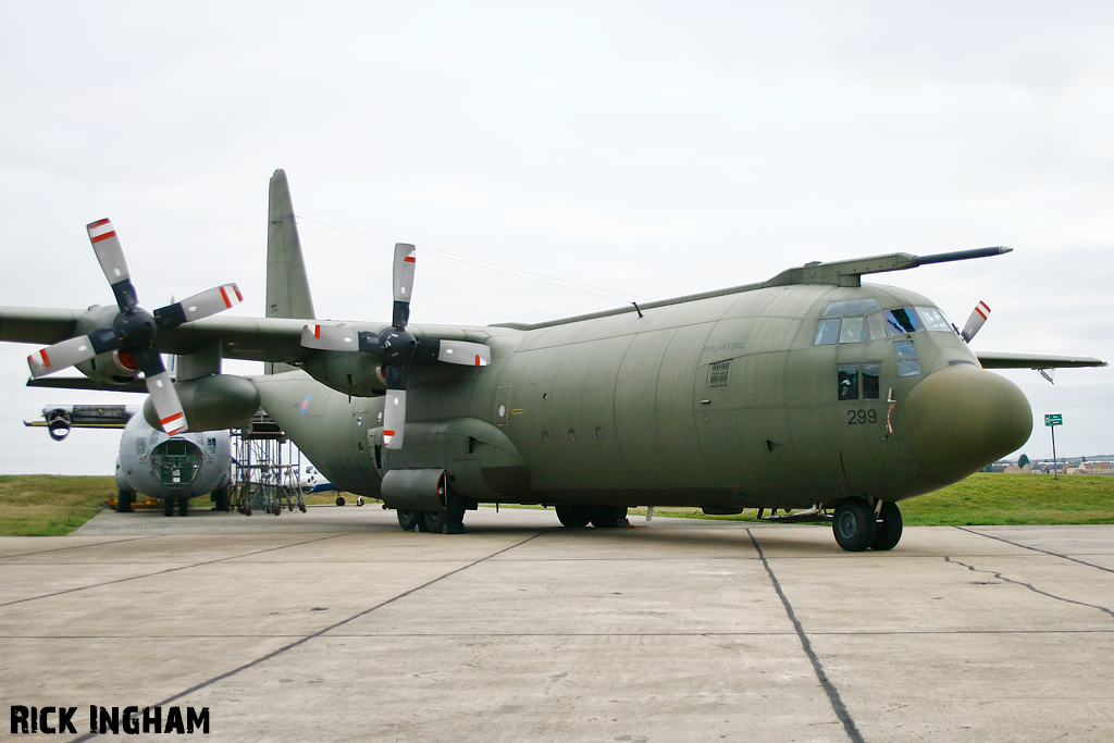 Lockheed C-130K Hercules C3 - XV299 - RAF