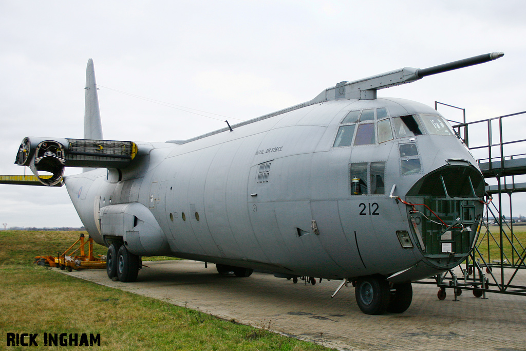 Lockheed C-130K Hercules C3 - XV212 - RAF