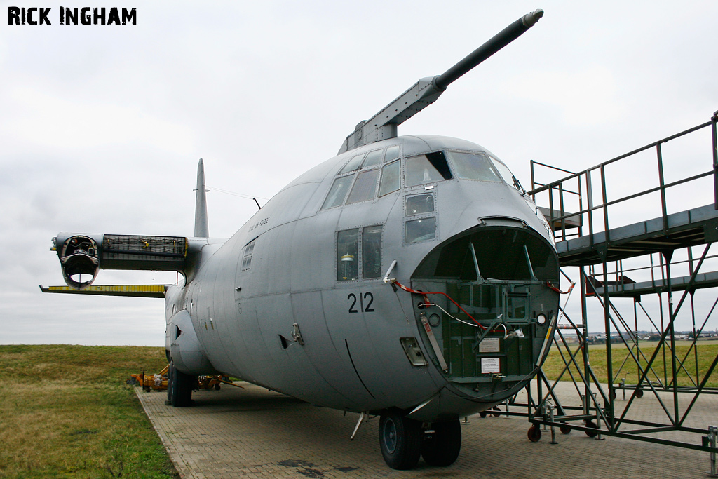 Lockheed C-130K Hercules C3 - XV212 - RAF