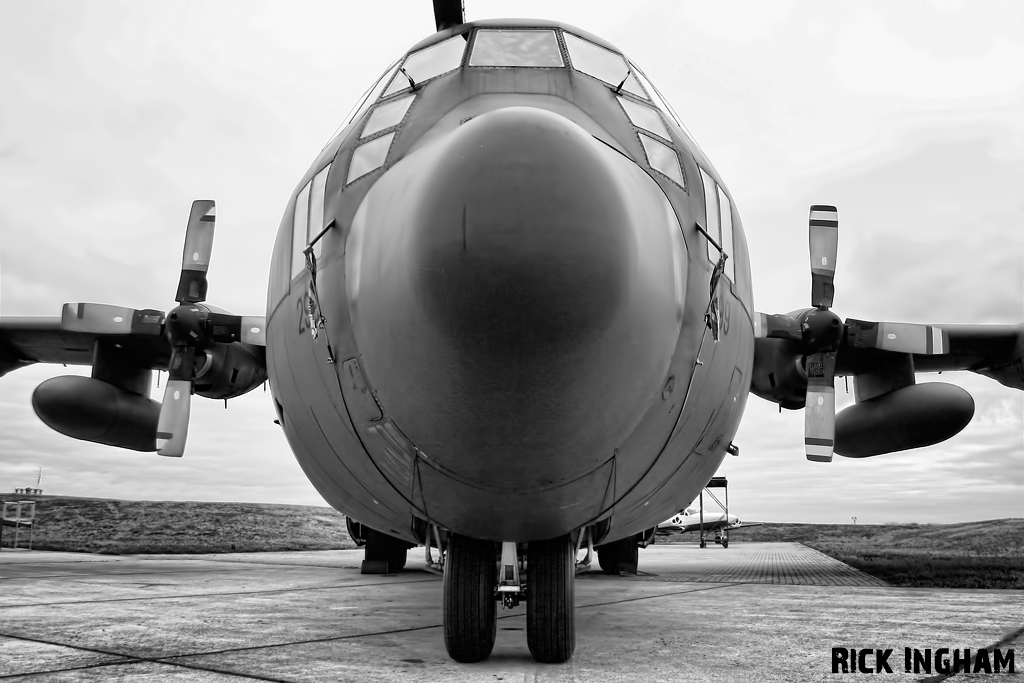 Lockheed C-130K Hercules C3 - XV299 - RAF