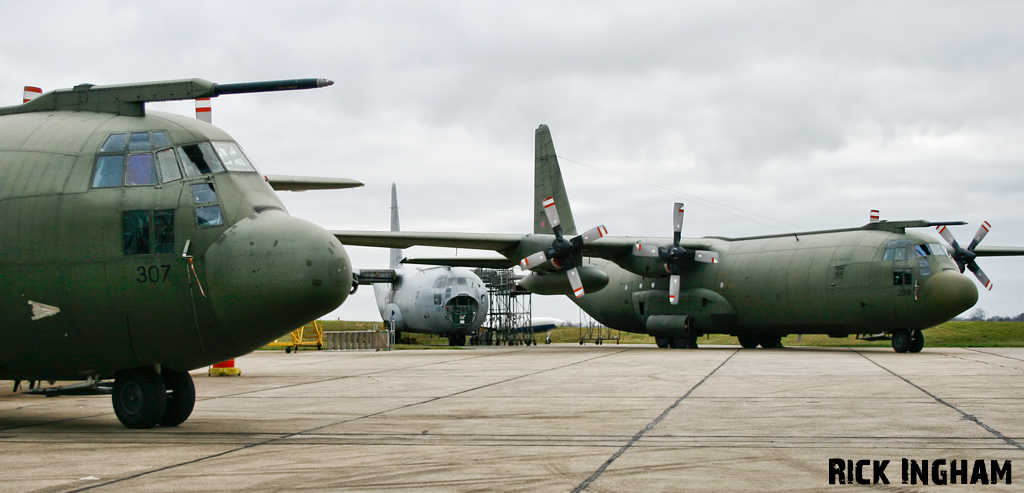 Lockheed C-130K Hercules C3 - XV307 + XV299 + XV212 - RAF