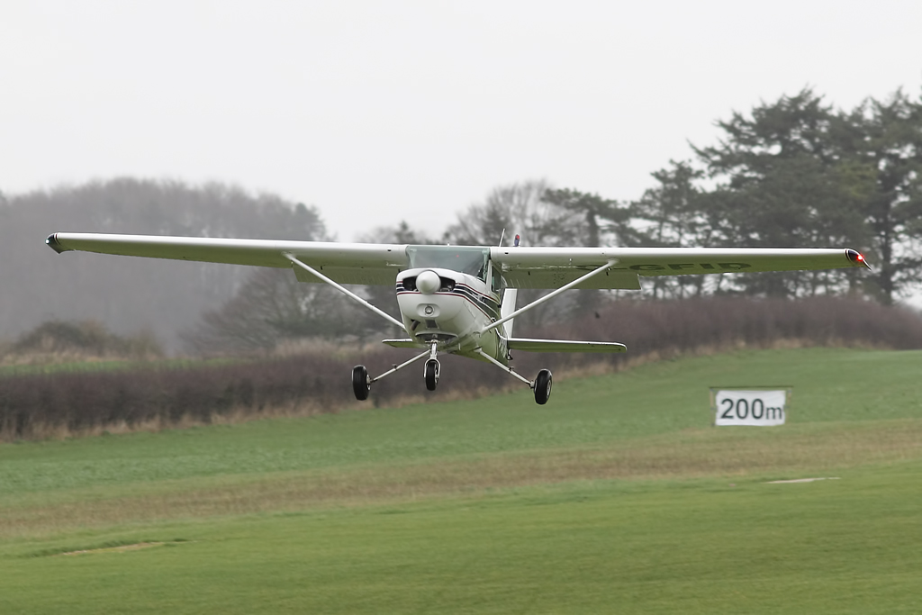 Cessna 152 - G-GFID - Silverstar Maintenance Services Ltd