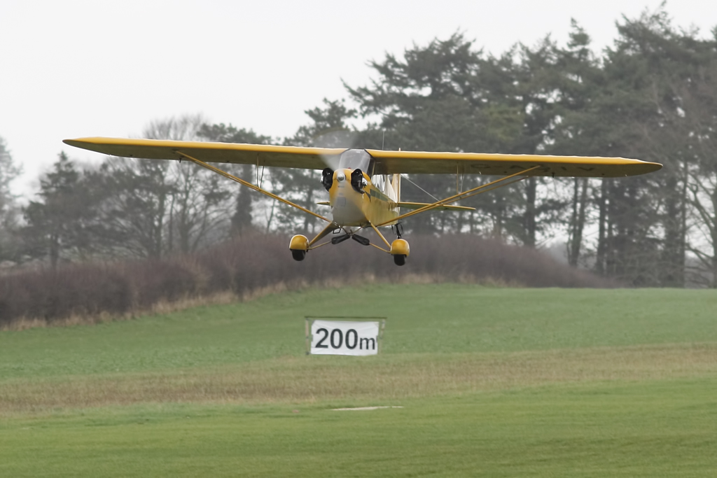 Piper J-3C-65 Cub - G-AGIV