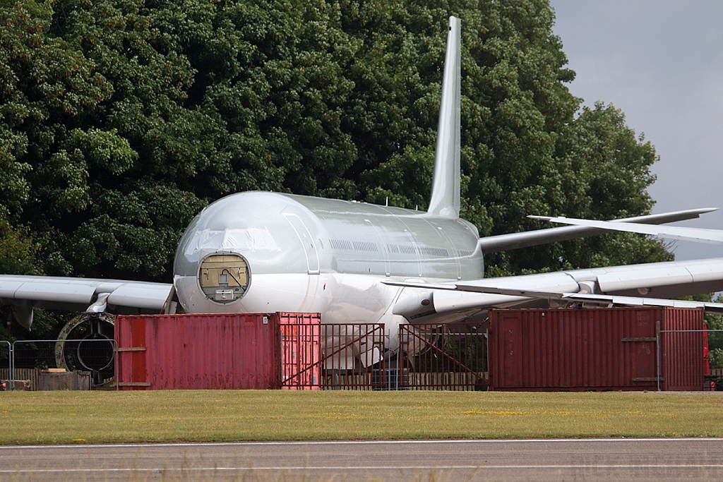 Airbus A340-642 - 2-AGDD (A7-AGD) - Castlelake (Ex Qatar Airways)