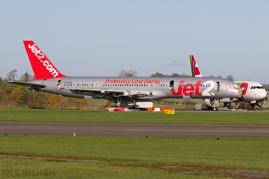 Boeing 757-21B - G-LSAH - Jet2