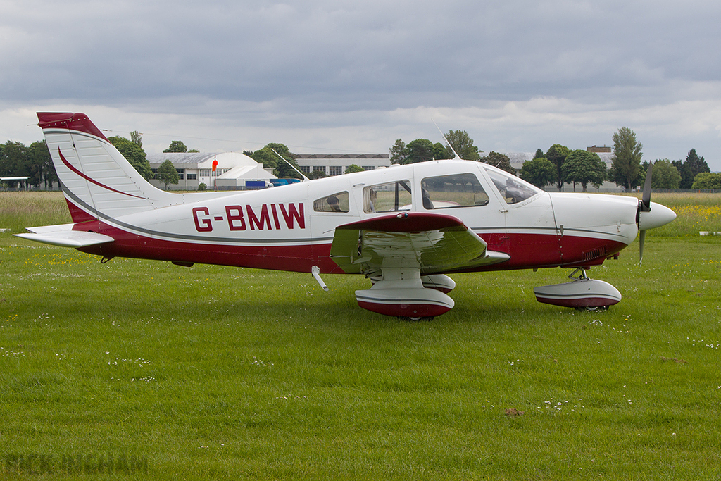 Piper PA-28 Cherokee - G-BMIW