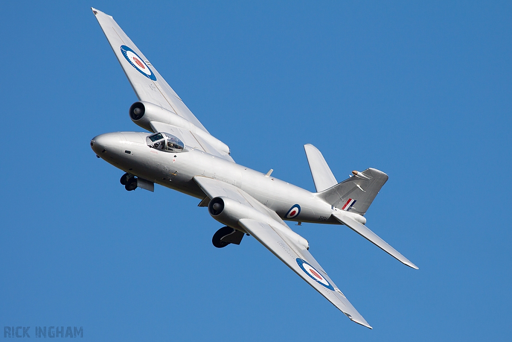 English Electric Canberra PR9 - XH134 - RAF