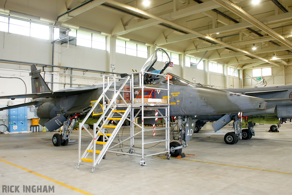 Sepecat Jaguar GR1 - XX824/AD - RAF
